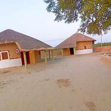 Mahefeel E Rann Resort Bherandiāla エクステリア 写真