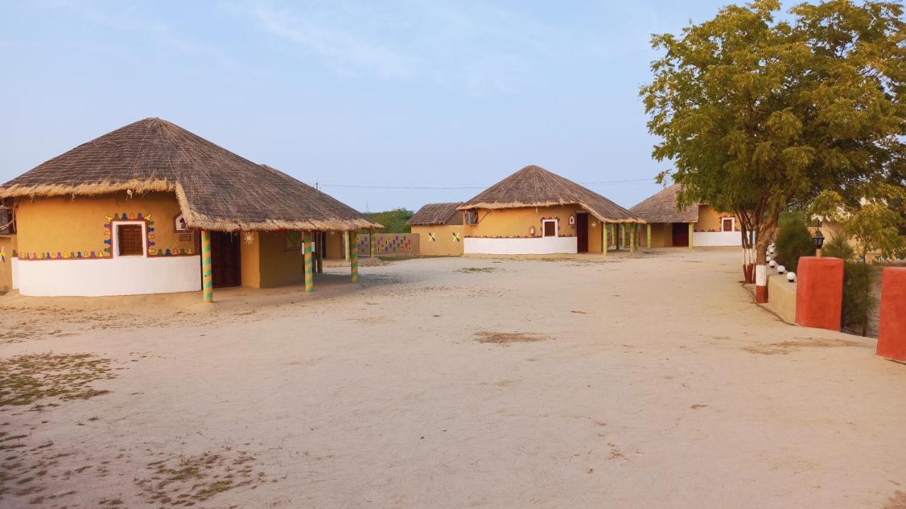 Mahefeel E Rann Resort Bherandiāla エクステリア 写真