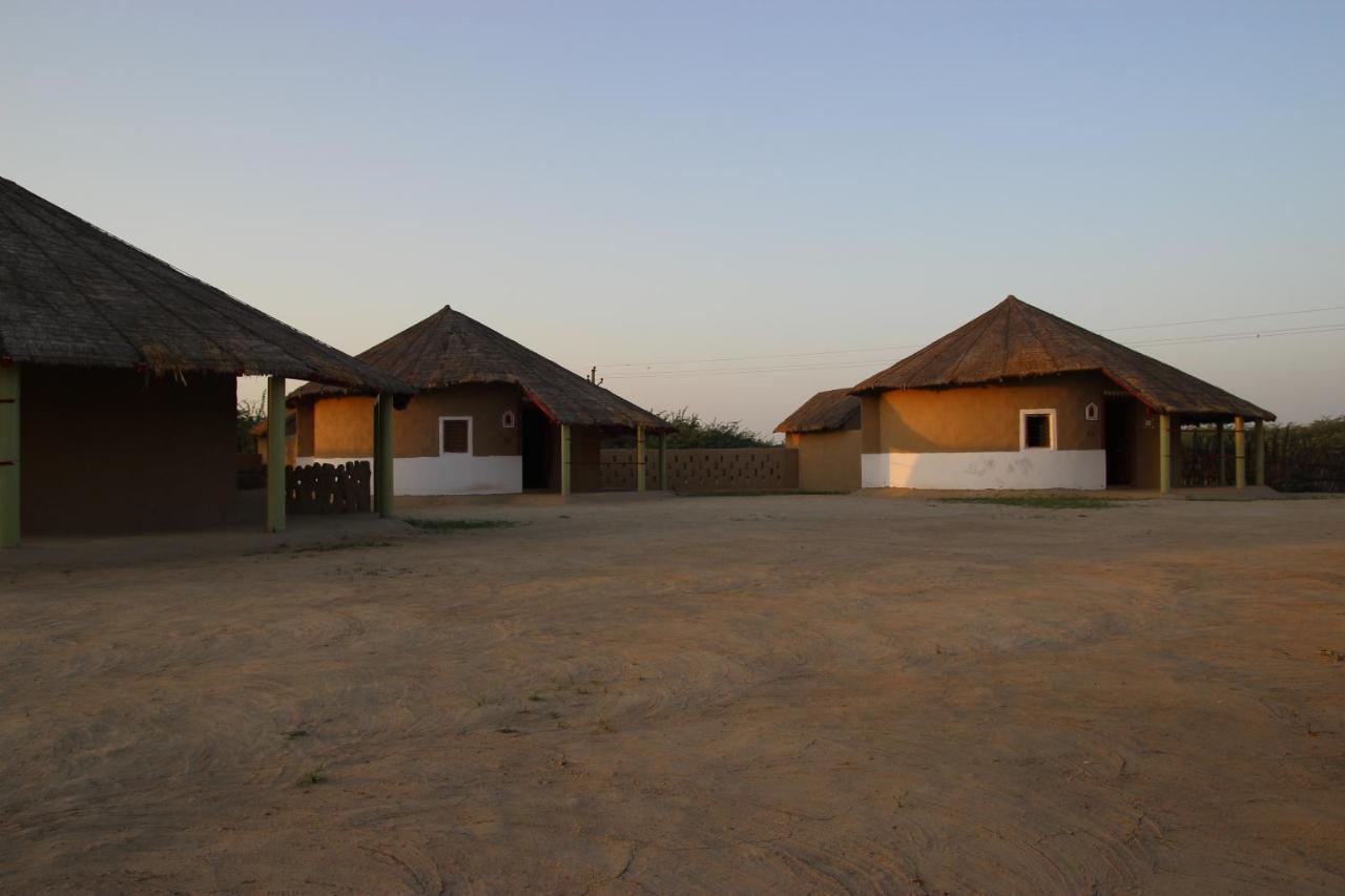 Mahefeel E Rann Resort Bherandiāla エクステリア 写真
